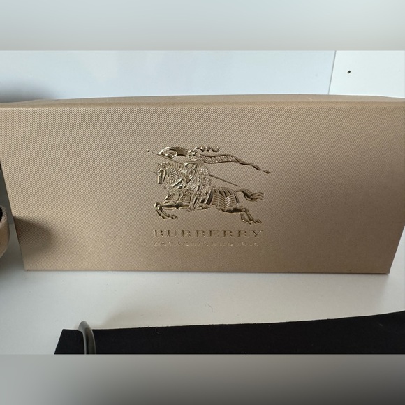 Authentic Burberry Sunglasses - Picture 3 of 8